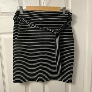 Women’s Loft Skirt Size Medium